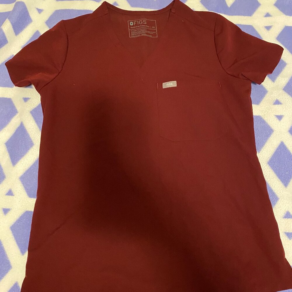 FIGS Burgundy Catarina One-Pocket Scrub Top XS